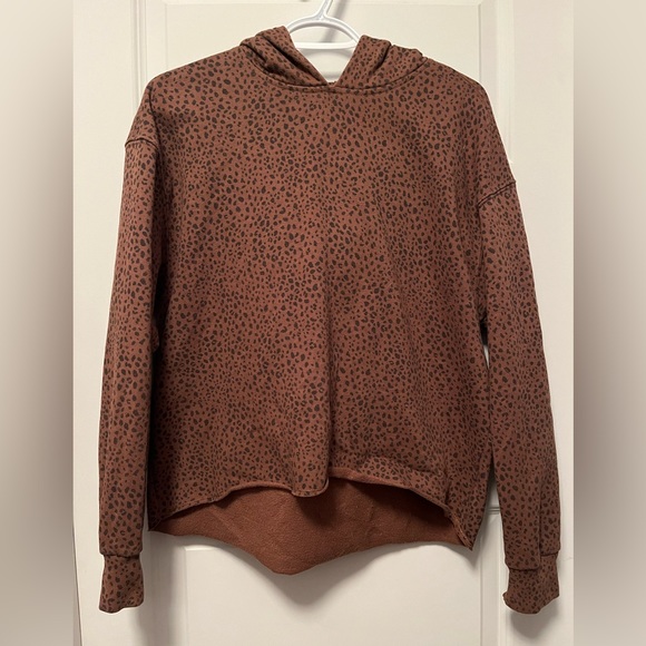 ABERCROMBIE & FITCH Soft AF Collection Cutoff Hoodie (Brown/Black Animal Print) - Picture 2 of 5
